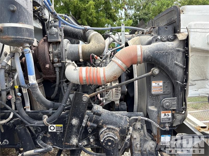 Peterbilt 348 Kombinētās vakumsūkņa mašīnas