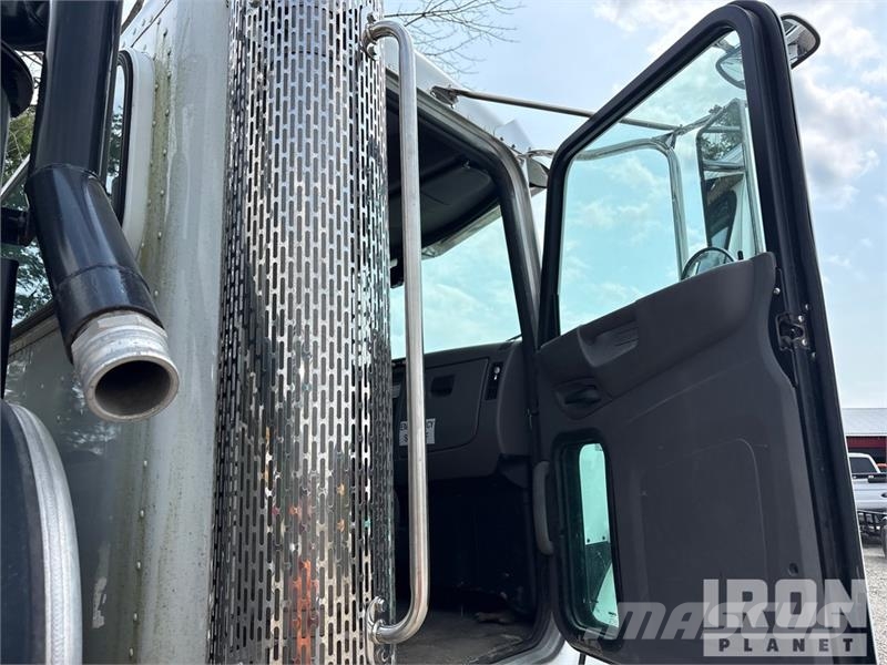Peterbilt 348 Kombinētās vakumsūkņa mašīnas