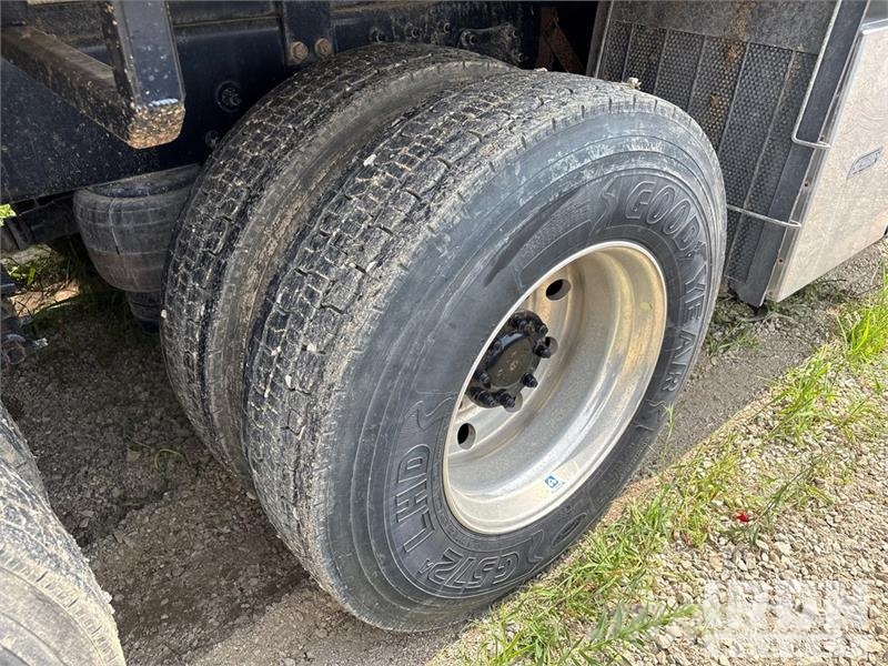 Peterbilt 348 Kombinētās vakumsūkņa mašīnas