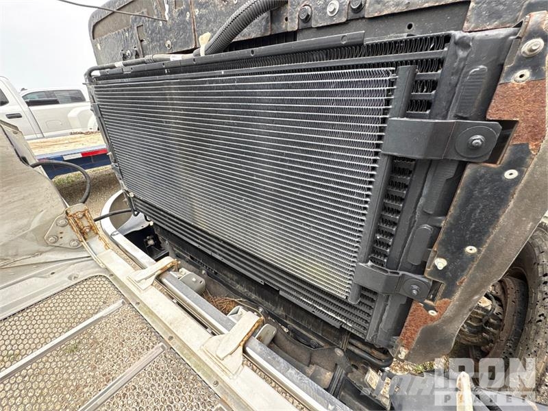 Peterbilt 348 Kombinētās vakumsūkņa mašīnas