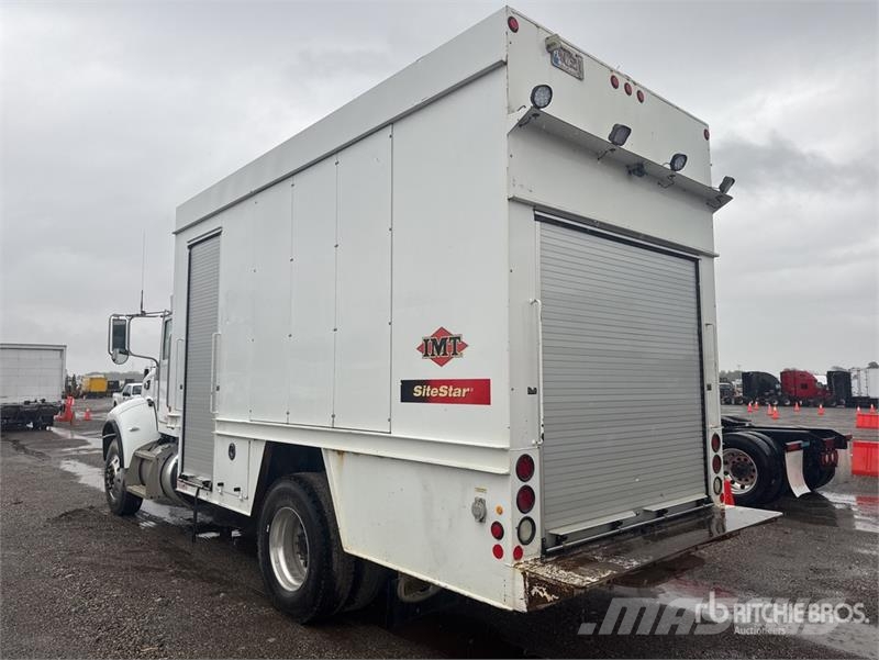 Peterbilt 348 4x2 Lube Truck Tanker trucks