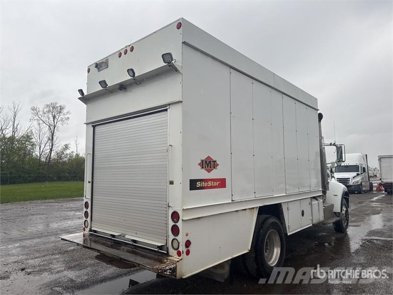 Peterbilt 348 4x2 Lube Truck Tanker trucks