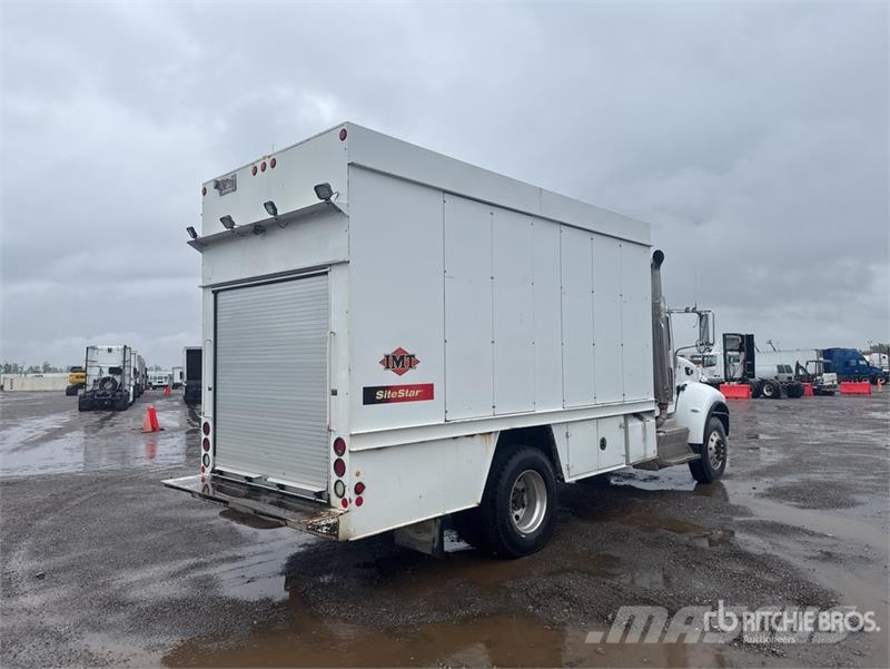 Peterbilt 348 4x2 Lube Truck Tanker trucks