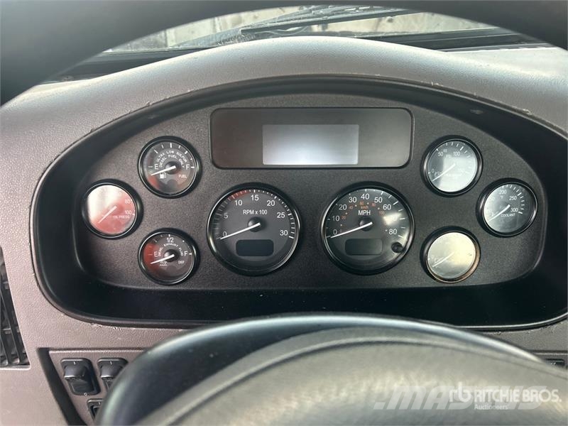 Peterbilt 348 4x2 S/A Day Cab Truck Tractor Truck Tractor Units