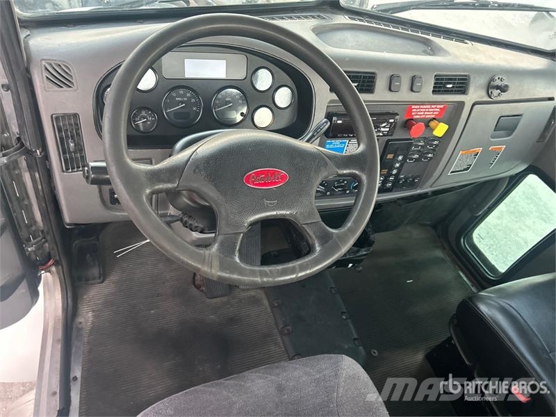 Peterbilt 348 4x2 S/A Day Cab Truck Tractor Truck Tractor Units