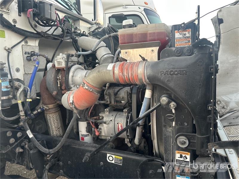 Peterbilt 348 4x2 S/A Day Cab Truck Tractor Truck Tractor Units