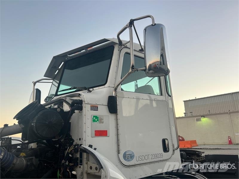 Peterbilt 348 4x2 S/A Day Cab Truck Tractor Truck Tractor Units