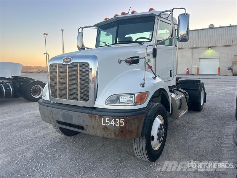 Peterbilt 348 4x2 S/A Day Cab Truck Tractor Truck Tractor Units