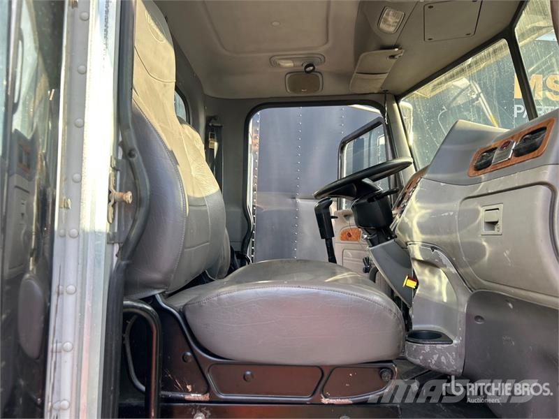 Peterbilt 357 Cabine e interni