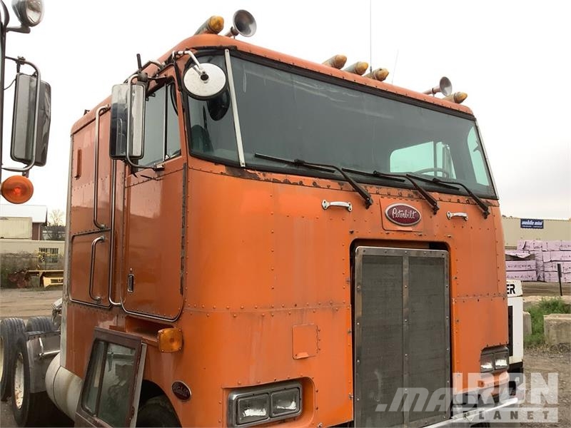 Peterbilt 362 6x4 T/A Cabover Day Cab Vilcēji