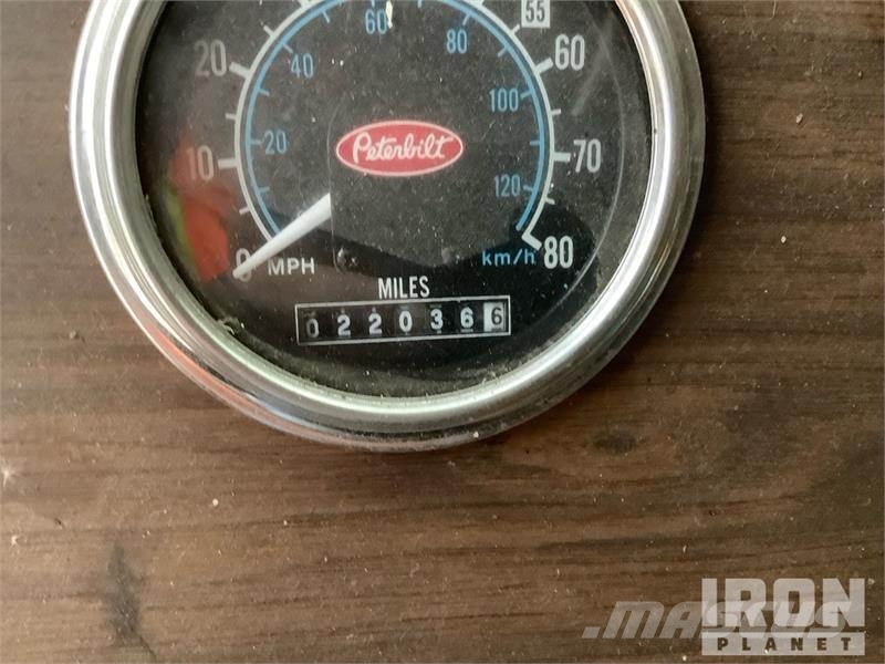 Peterbilt 362 6x4 T/A Cabover Day Cab Vilcēji