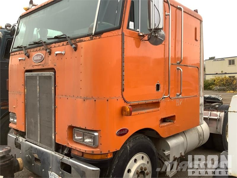 Peterbilt 362 6x4 T/A Cabover Day Cab Vilcēji