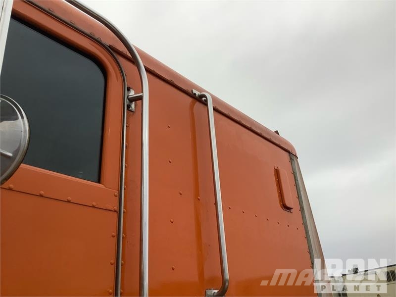 Peterbilt 362 6x4 T/A Cabover Day Cab Vilcēji