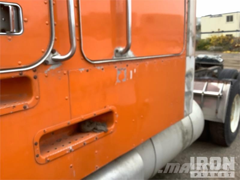 Peterbilt 362 6x4 T/A Cabover Day Cab Vilcēji