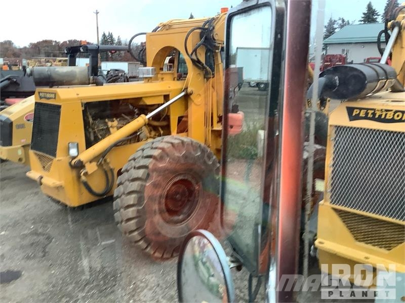 Peterbilt 362 6x4 T/A Cabover Day Cab Vilcēji