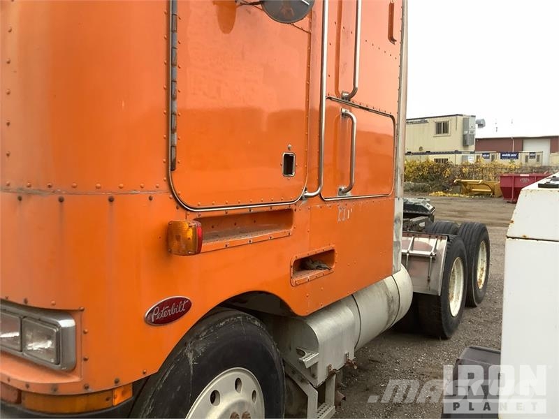 Peterbilt 362 6x4 T/A Cabover Day Cab Vilcēji