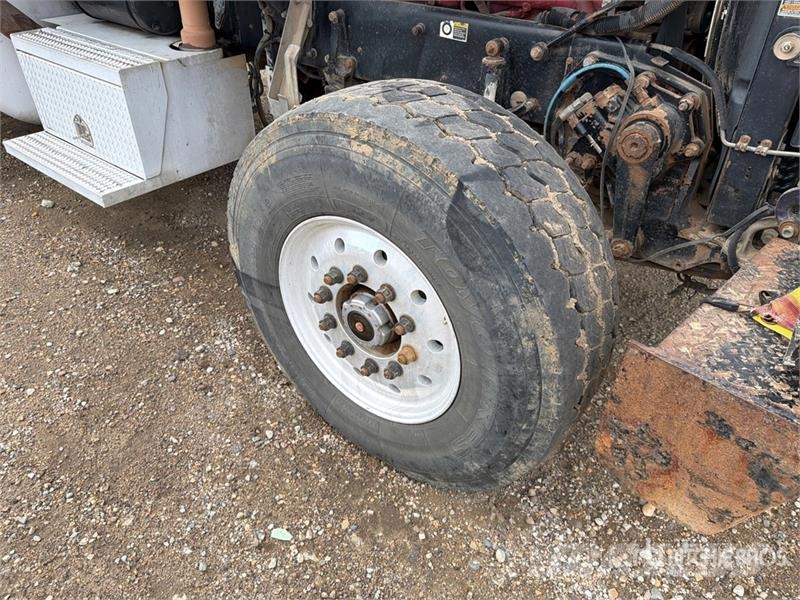 Peterbilt 367 8x4 Winch Truck Sleepwagens