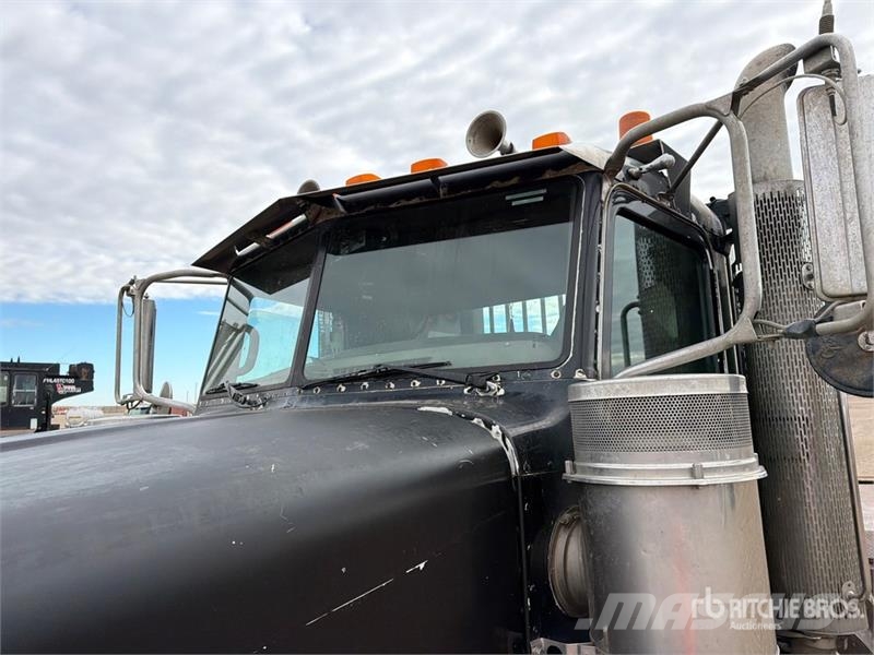 Peterbilt 367 8x4 Winch Truck Sleepwagens