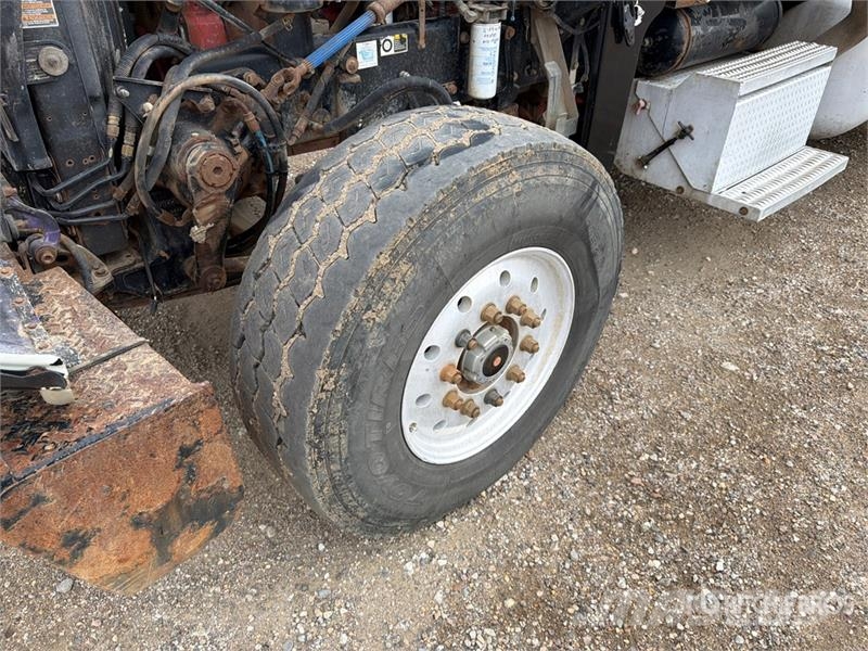 Peterbilt 367 8x4 Winch Truck Sleepwagens