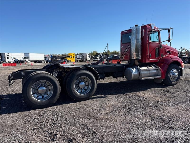 Peterbilt 384 Trekkers