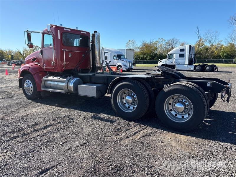 Peterbilt 384 Trekkers