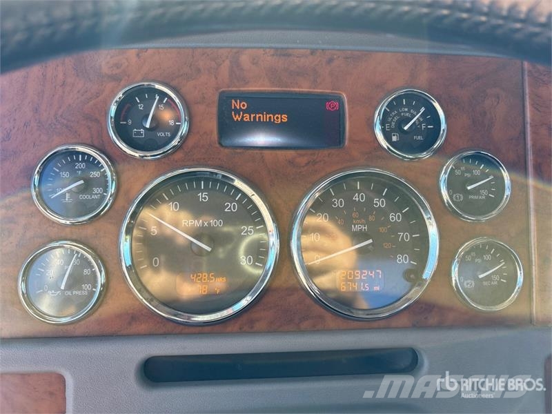 Peterbilt 384 Trekkers