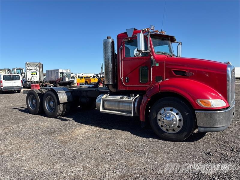 Peterbilt 384 Trekkers