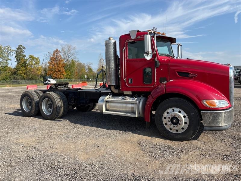 Peterbilt 384 Traktorske jedinice