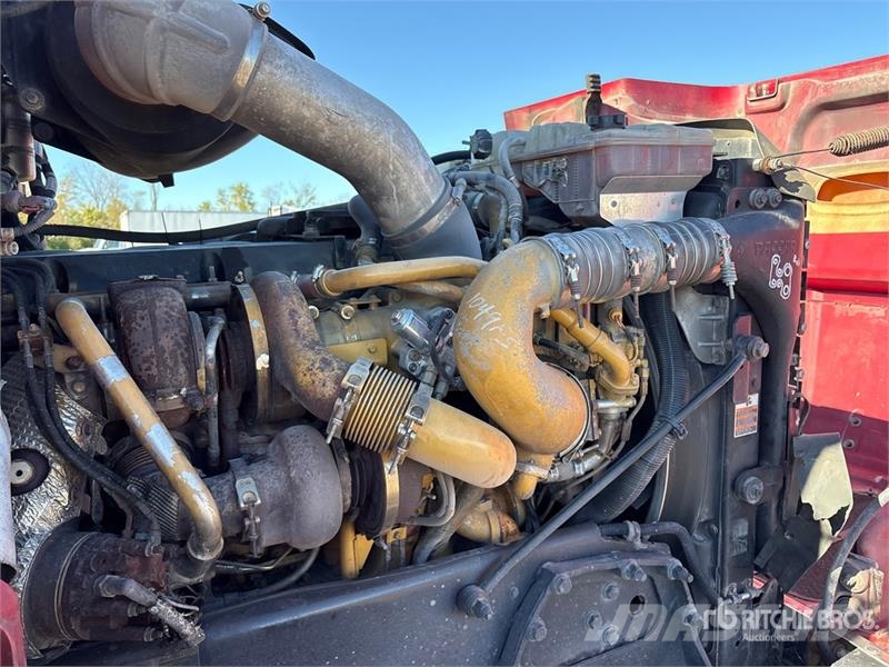 Peterbilt 384 Trekkers