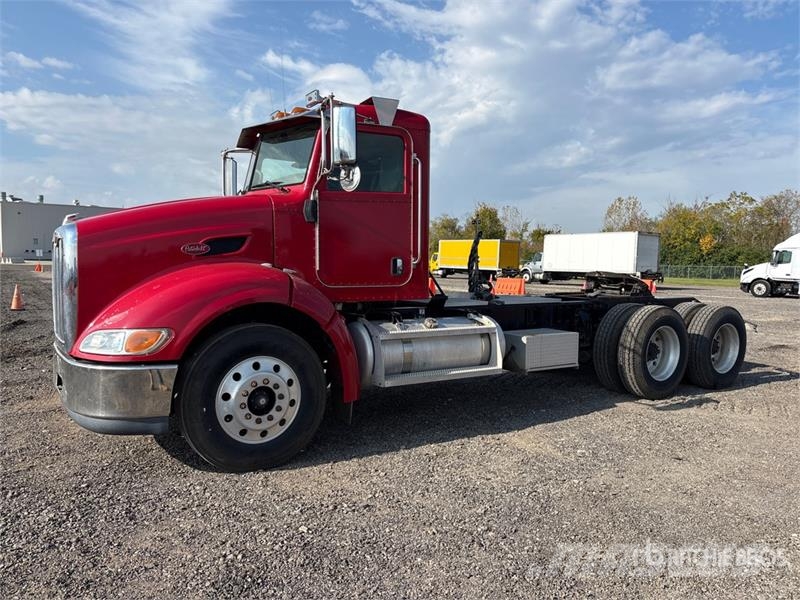 Peterbilt 384 Traktorske jedinice