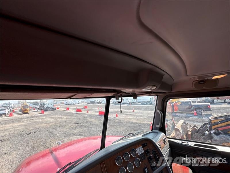 Peterbilt 384 Traktorske jedinice