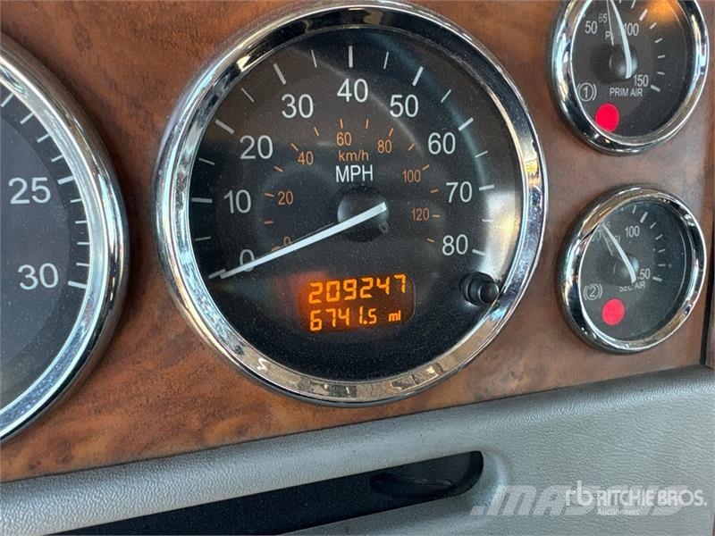 Peterbilt 384 Trekkers