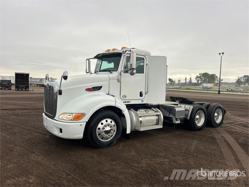 Peterbilt 384 Vetopöytäautot