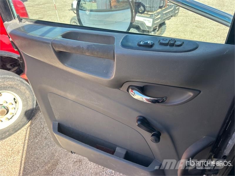 Peterbilt 384 Truck Tractor Units