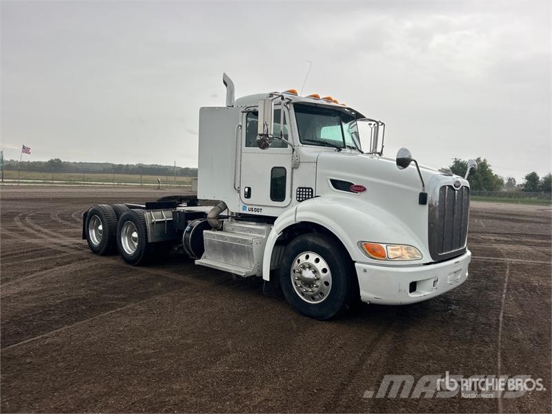 Peterbilt 384 Vetopöytäautot