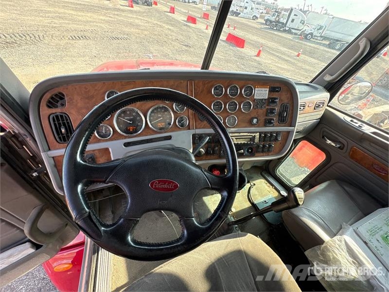 Peterbilt 384 Traktorske jedinice