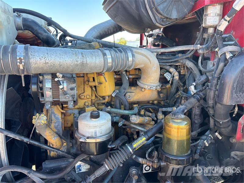 Peterbilt 384 Trekkers