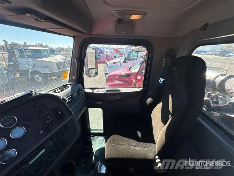 Peterbilt 386 Trekkers