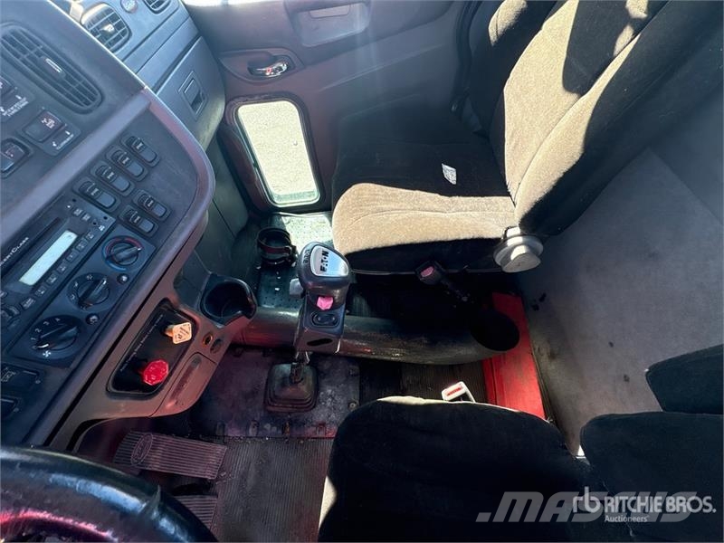 Peterbilt 386 Trekkers