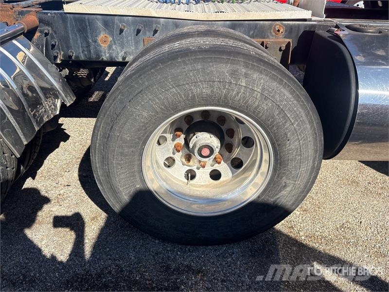 Peterbilt 386 Trekkers