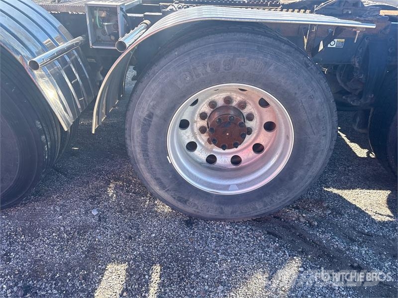 Peterbilt 386 Trekkers