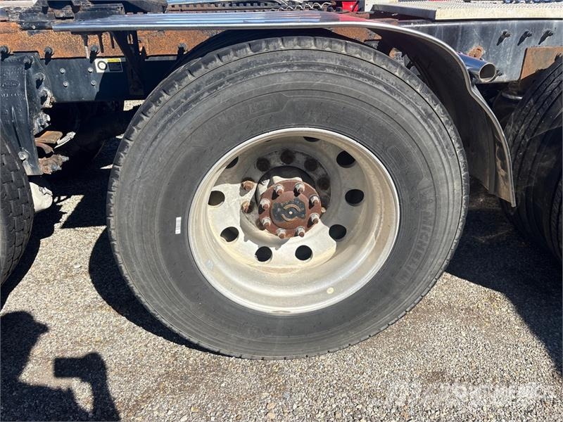 Peterbilt 386 Trekkers