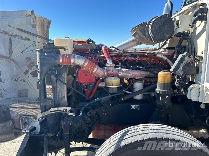 Peterbilt 386 6x4 Mud Mixing Truck شاحنات أخرى