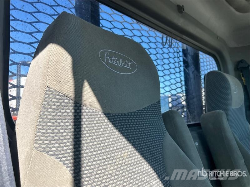 Peterbilt 386 6x4 Mud Mixing Truck شاحنات أخرى