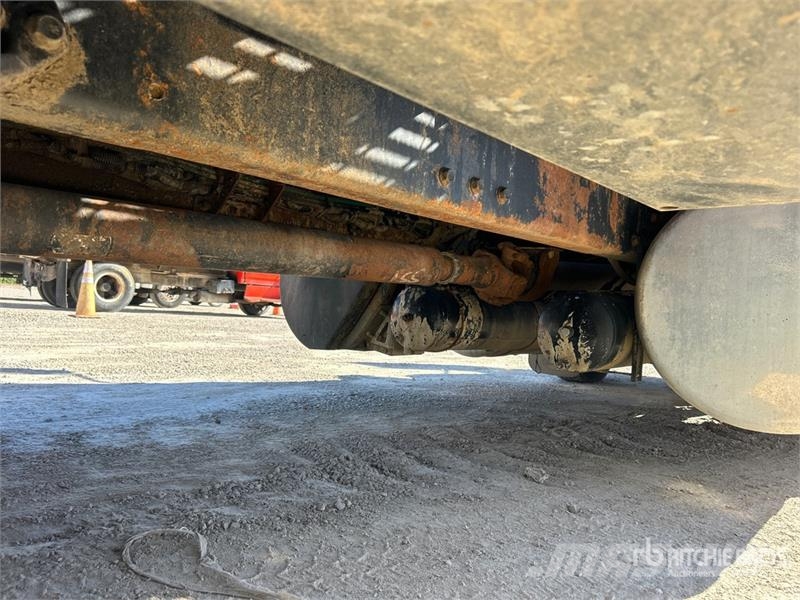 Peterbilt 386 6x4 Mud Mixing Truck شاحنات أخرى