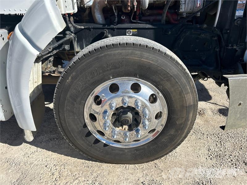 Peterbilt 386 6x4 Mud Mixing Truck شاحنات أخرى