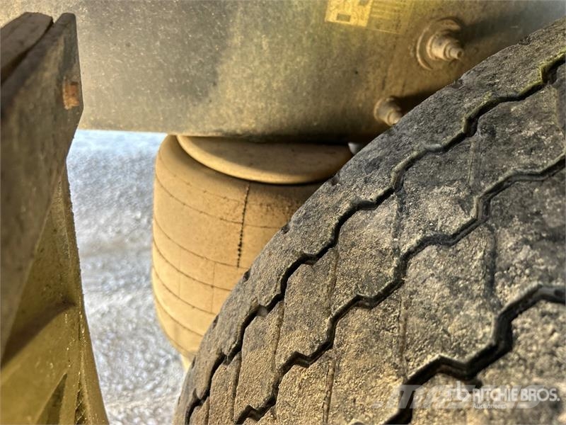 Peterbilt 386 6x4 Mud Mixing Truck شاحنات أخرى