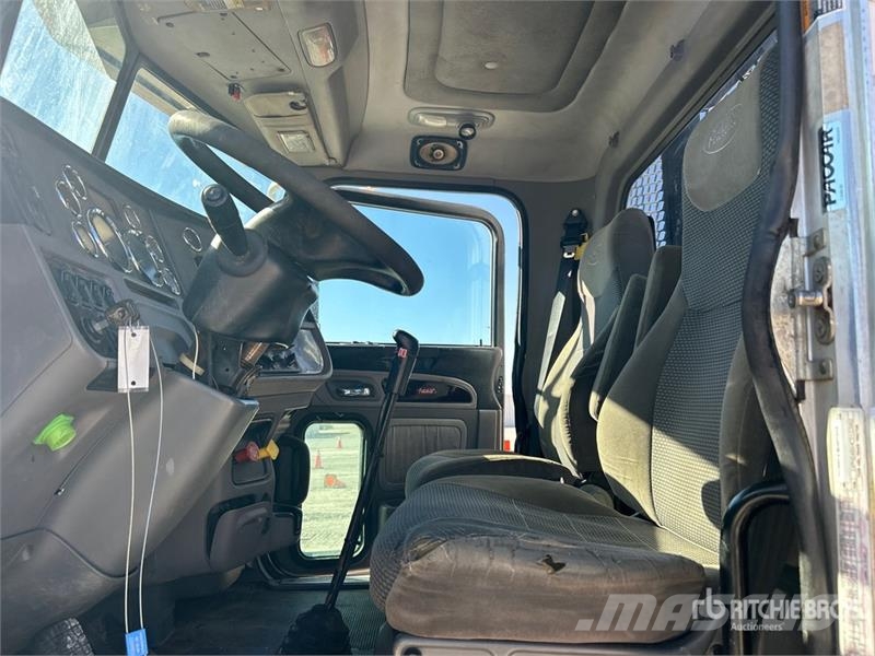 Peterbilt 386 6x4 Mud Mixing Truck شاحنات أخرى