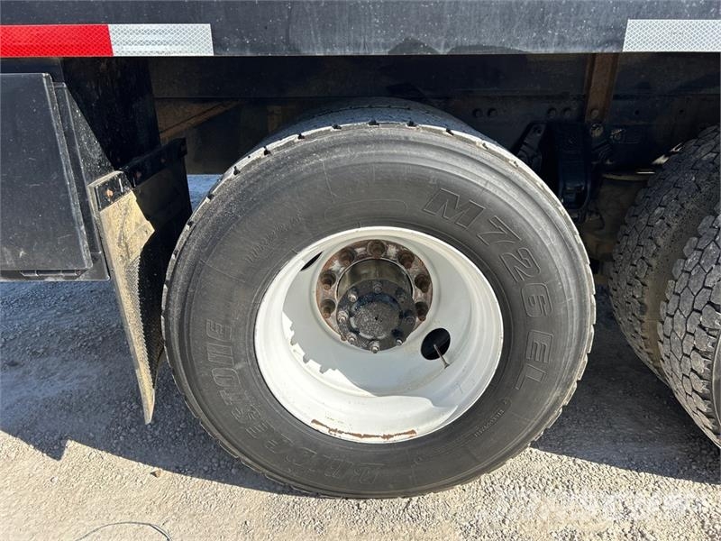 Peterbilt 386 6x4 Mud Mixing Truck شاحنات أخرى