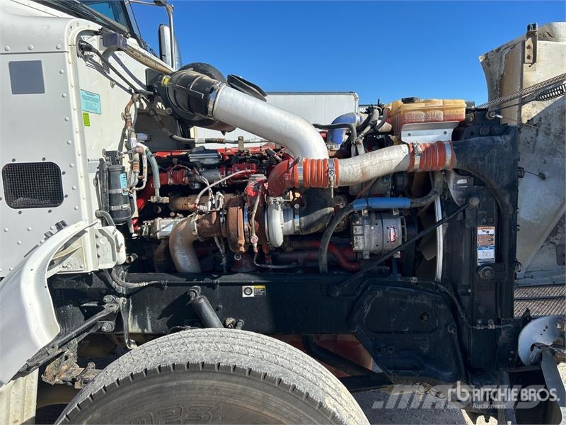 Peterbilt 386 6x4 Mud Mixing Truck شاحنات أخرى